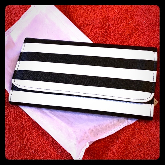 Kut from the Kloth Handbags - Cut from the Kloth billfold